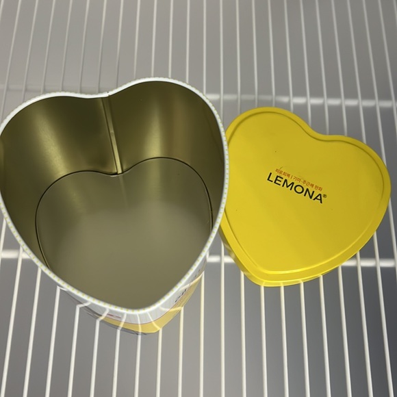 BTS kpop group Lemona collectible tin (empty) - Picture 4 of 4